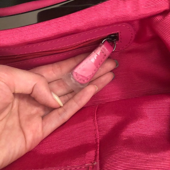 Guess ribbon bow cross body bag in hot pink - Picture 3 of 4